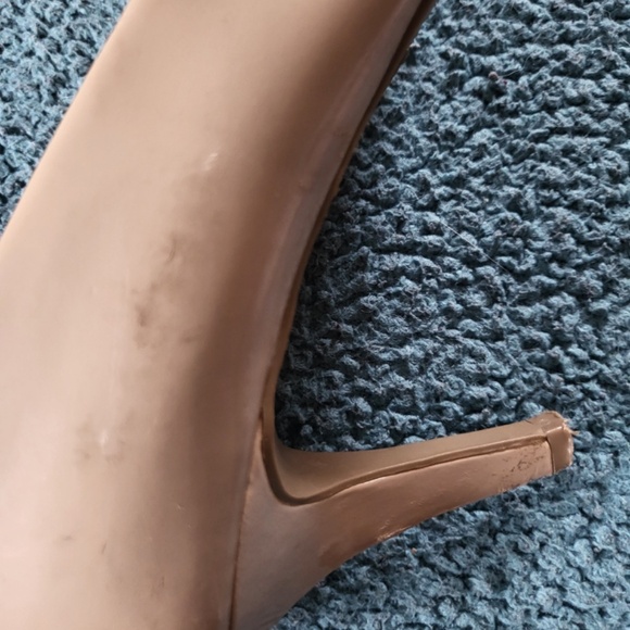 Neutral heels Size 11 - Picture 3 of 8